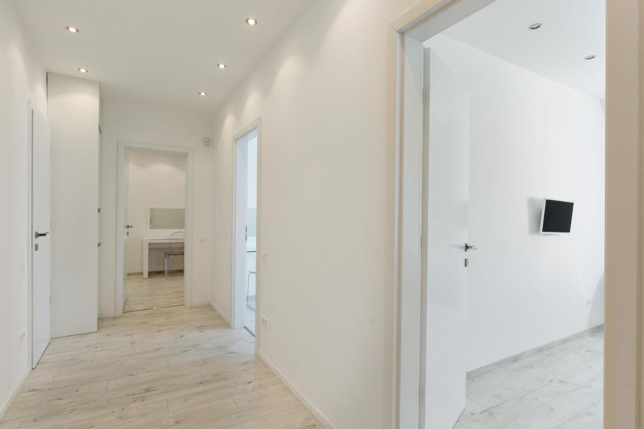 Budapest Central Square 2 Bedrooms Suite - Michaelides Voeroesmarty Square Residences Exterior foto